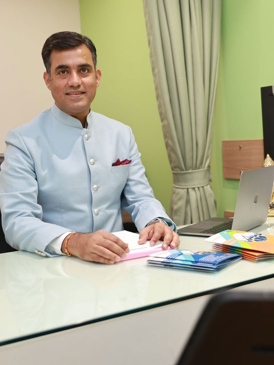 Dr. Vishal Kundnani